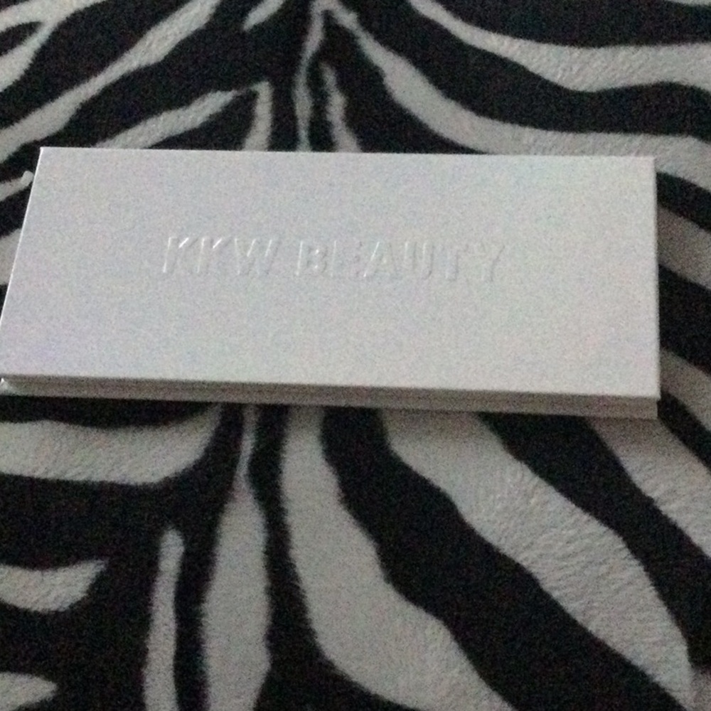 KKW crystallized palette